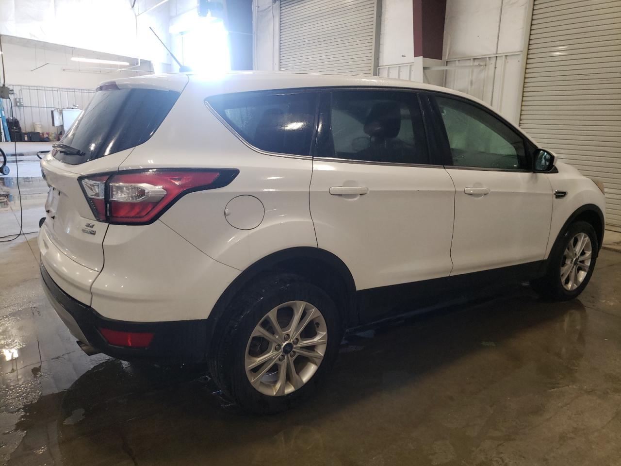 Lot #3045596639 2017 FORD ESCAPE SE