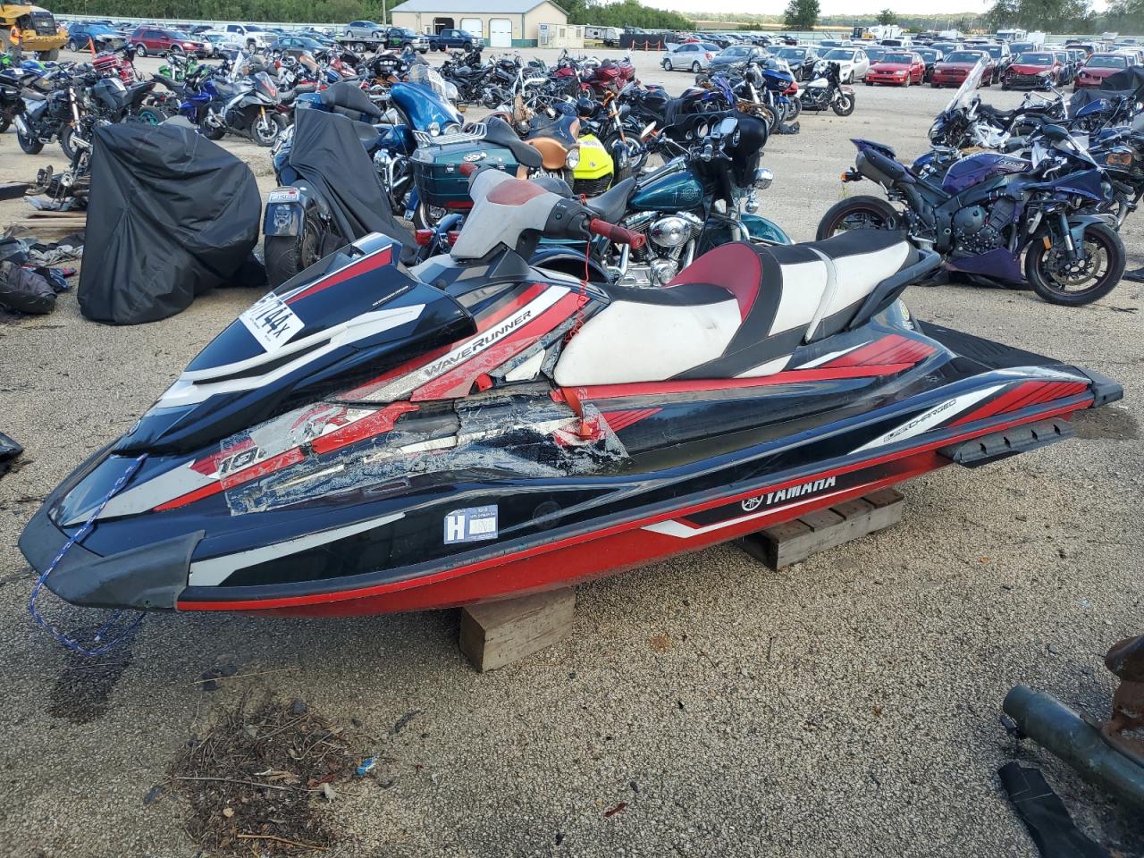 Lot #2848577955 2019 YAMAHA WAVERUNNER