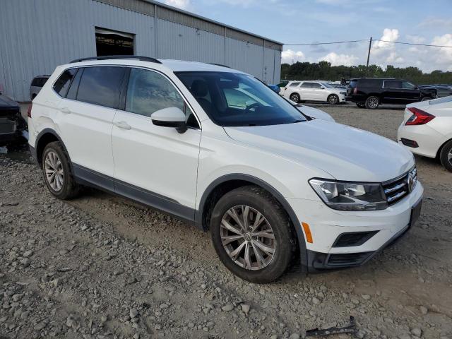 VIN 3VV2B7AX3JM130362 2018 Volkswagen Tiguan, SE no.4