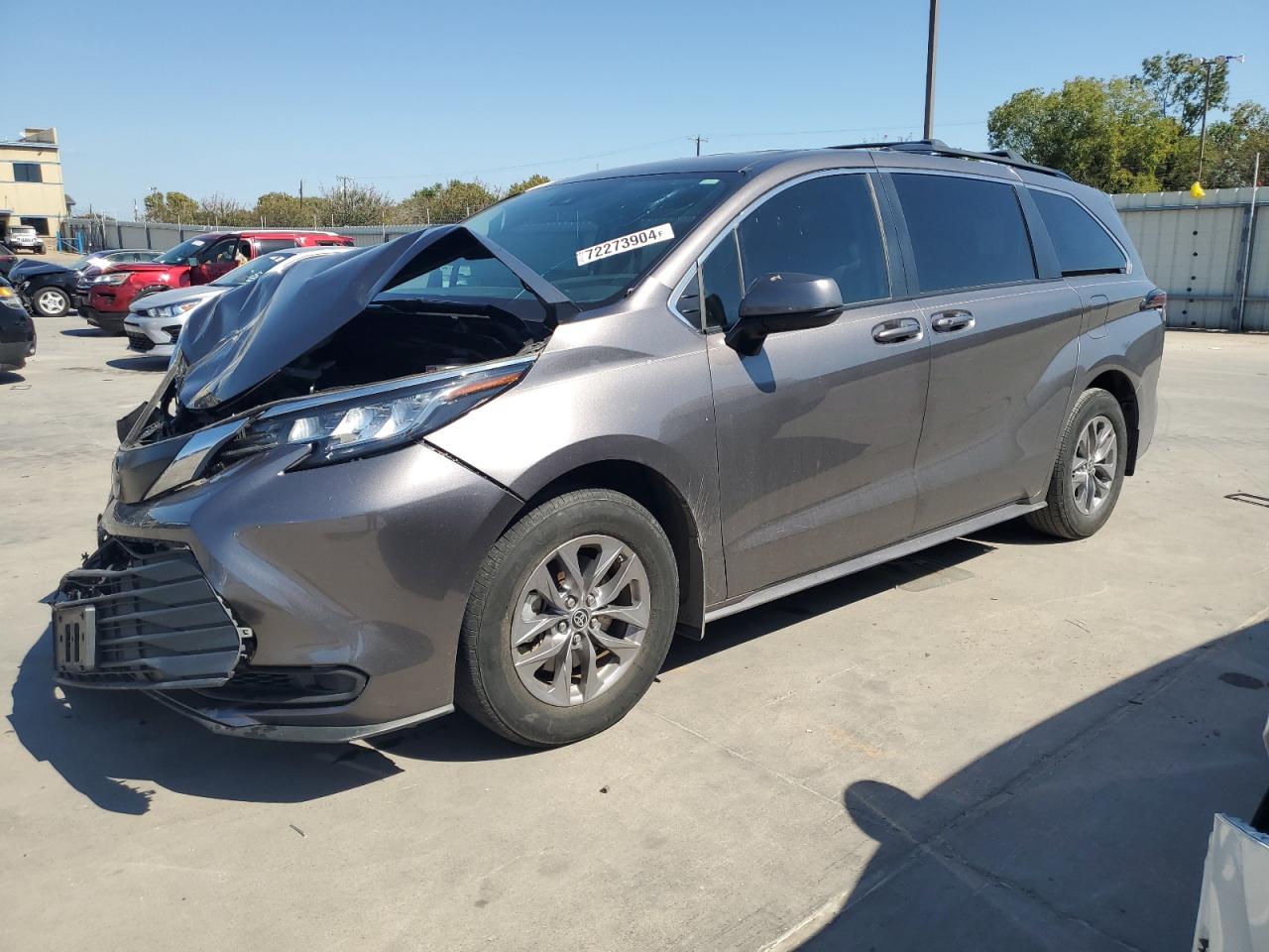 Toyota Sienna 2023 LE