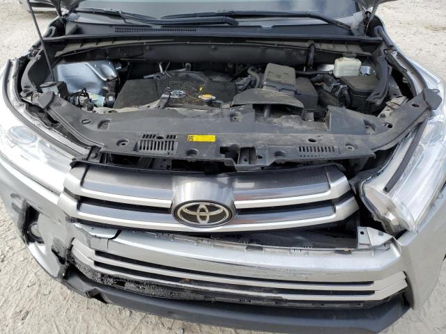 VIN 5TDJZRFH1HS432052 2017 Toyota Highlander, SE no.12