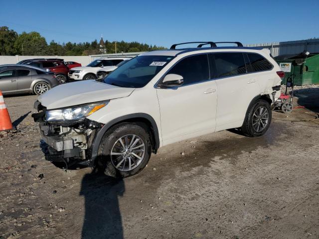 VIN 5TDJZRFH6JS523808 2018 Toyota Highlander, SE no.1