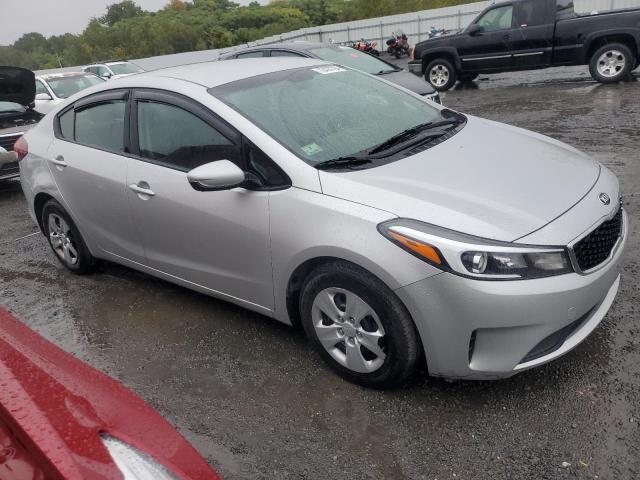 VIN 3KPFK4A71JE280608 2018 KIA Forte, LX no.4