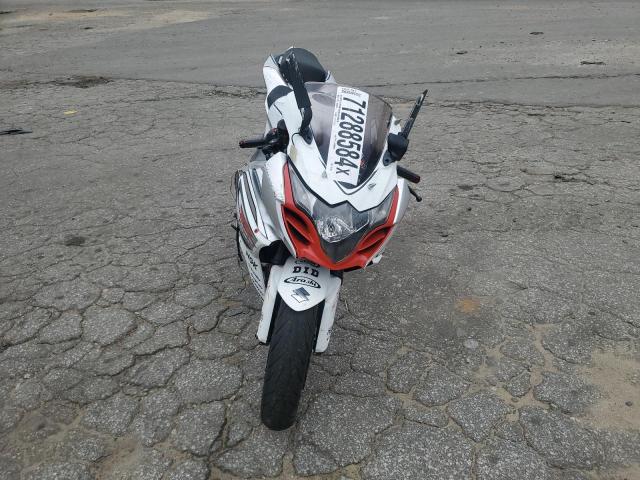2014 SUZUKI GSX-R1000 - JS1GT78A4E2101365