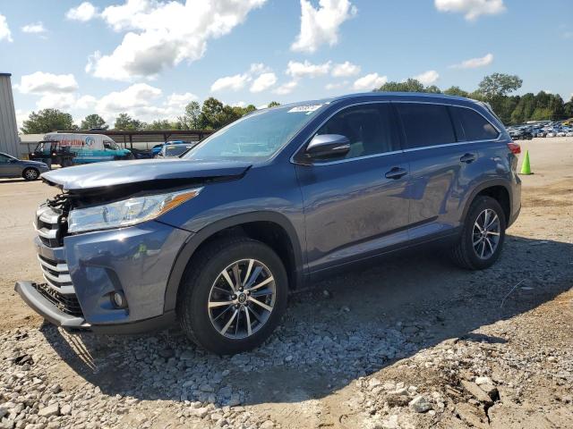 VIN 5TDKZRFH4JS278348 2018 Toyota Highlander, SE no.1