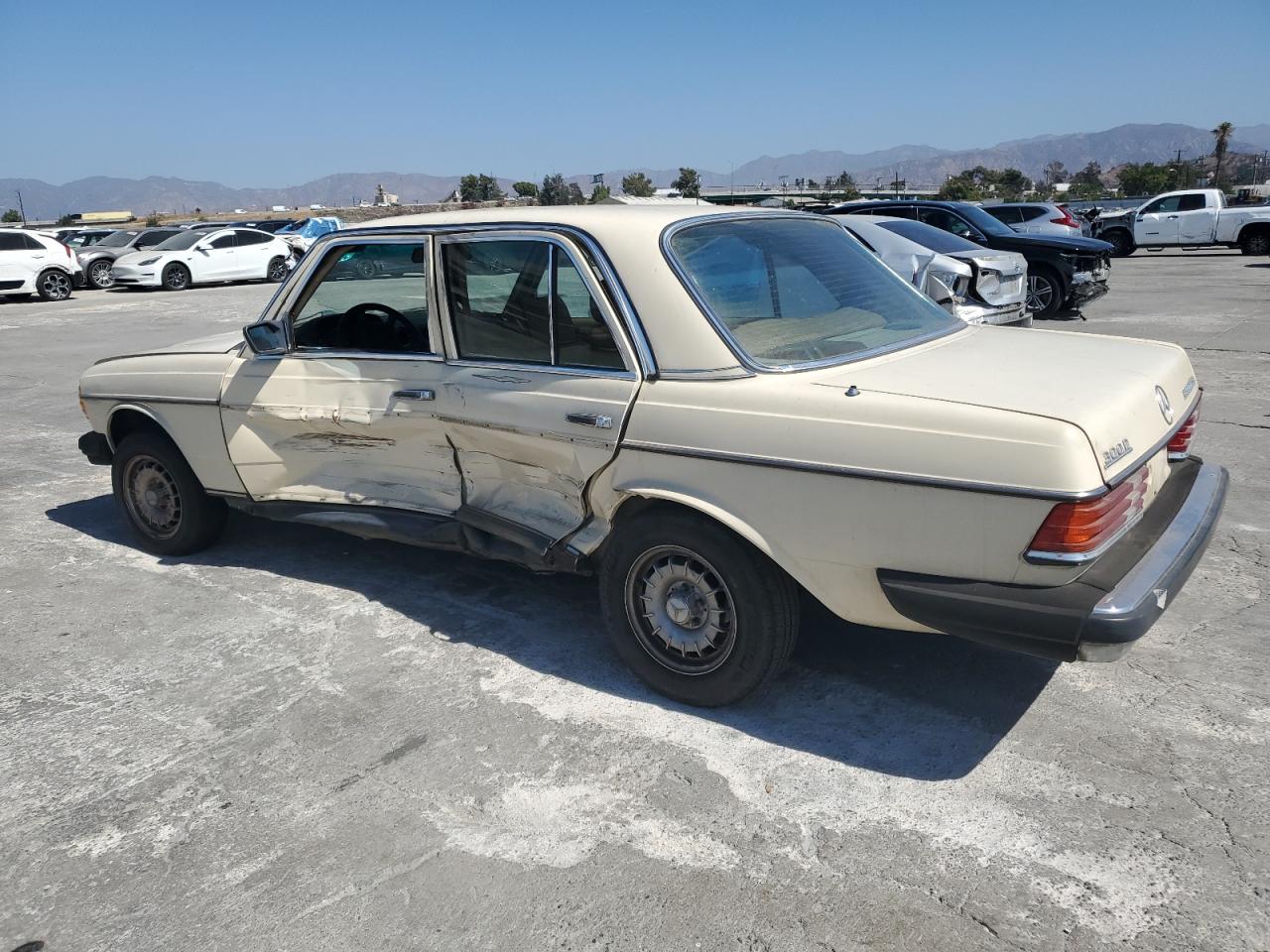 MERCEDES-BENZ 300 DT 1982 cream  diesel WDBAB33A5CB001849 photo #3