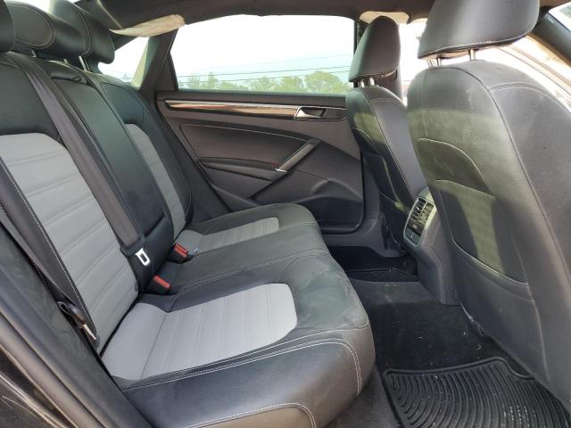 2018 VOLKSWAGEN PASSAT GT 1VWJM7A34JC038001