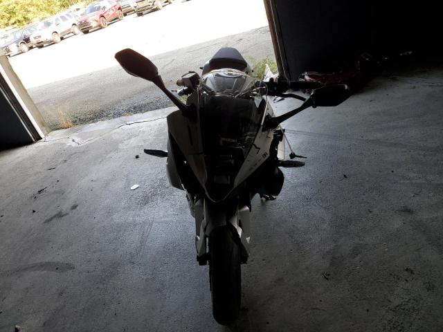 2024 SUZUKI GSX800 F JS1EM13BXR7103342