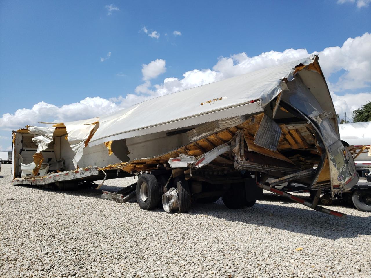 Lot #3206440507 2011 UTILITY TRAILER