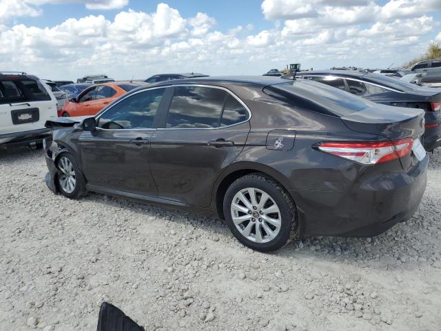 VIN 4T1B11HKXJU099692 2018 Toyota Camry, L no.2