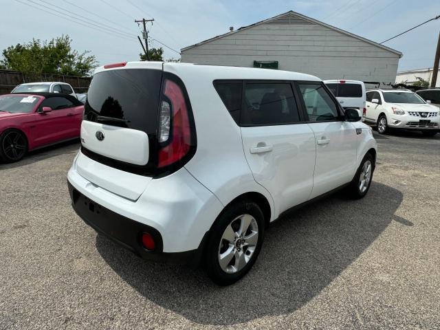 VIN KNDJN2A24J7888973 2018 KIA Soul no.4