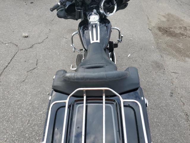 2011 HARLEY-DAVIDSON FLHTCU - 1HD1FC411BB676969