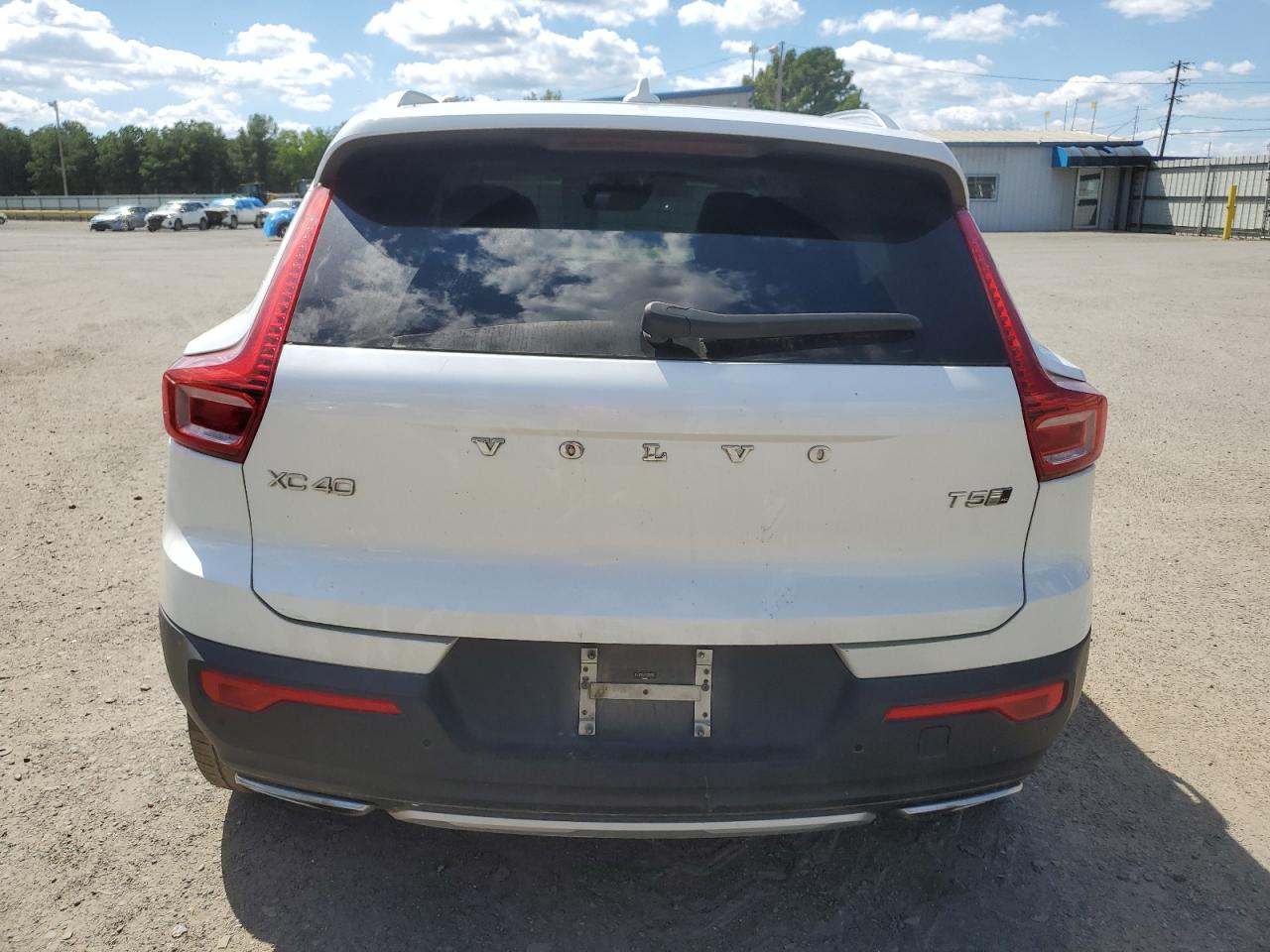 Lot #2962543735 2020 VOLVO XC40 T5 IN