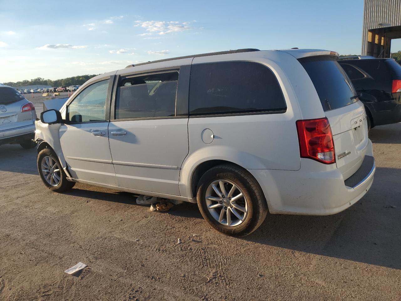 Lot #2974873010 2016 DODGE GRAND CARA