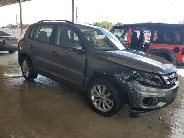 VIN WVGAV7AX5JK006016 2018 Volkswagen Tiguan no.4