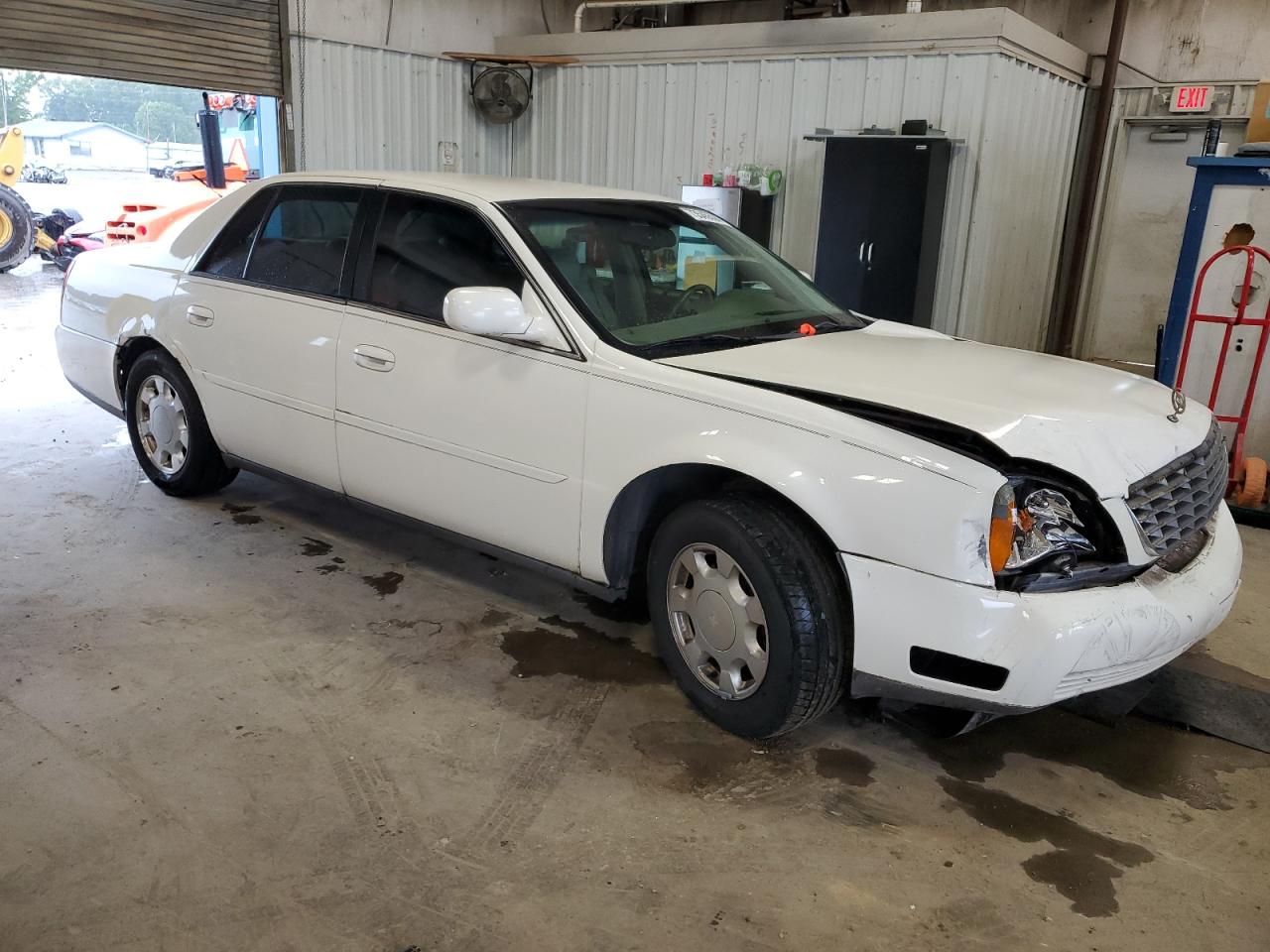 Lot #2905000076 2000 CADILLAC DEVILLE