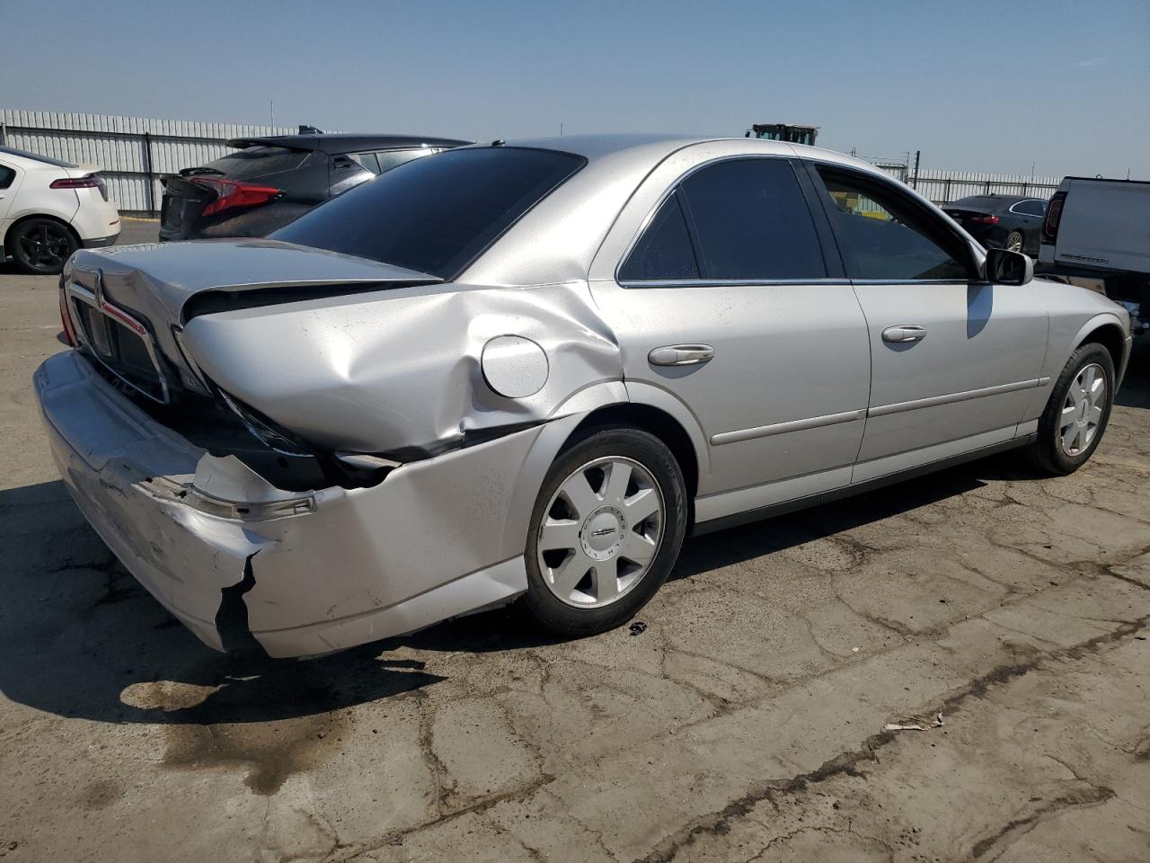 LINCOLN LS 2005 silver sedan 4d gas 1LNHM86S25Y602837 photo #4