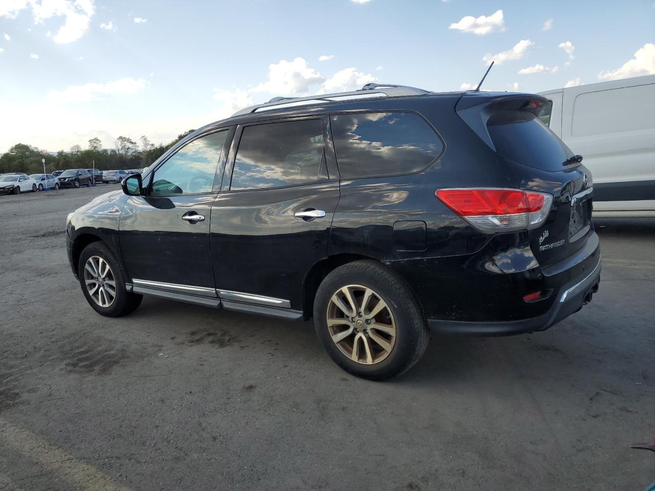 Lot #3033013005 2013 NISSAN PATHFINDER