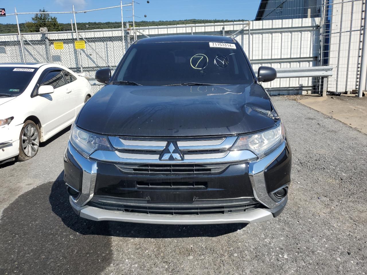 MITSUBISHI OUTLANDER SE