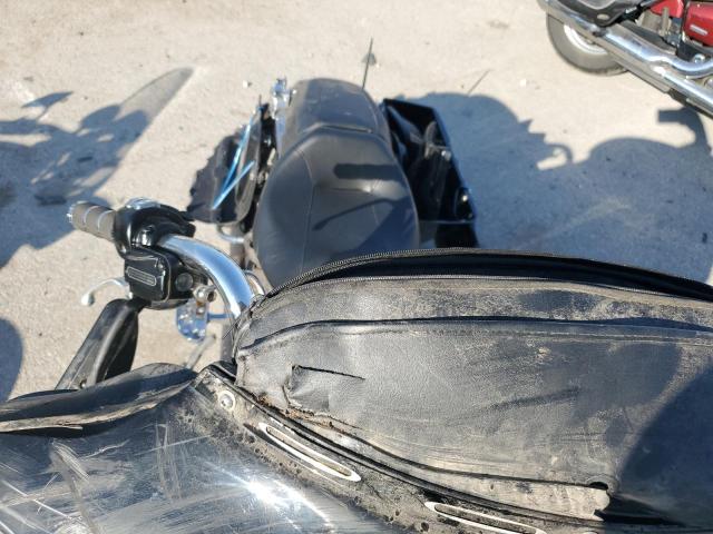2010 HARLEY-DAVIDSON FLHX - 1HD1KB410AB639321