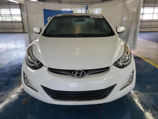 VIN 5NPDH4AE2GH672215 2016 Hyundai Elantra, SE no.5