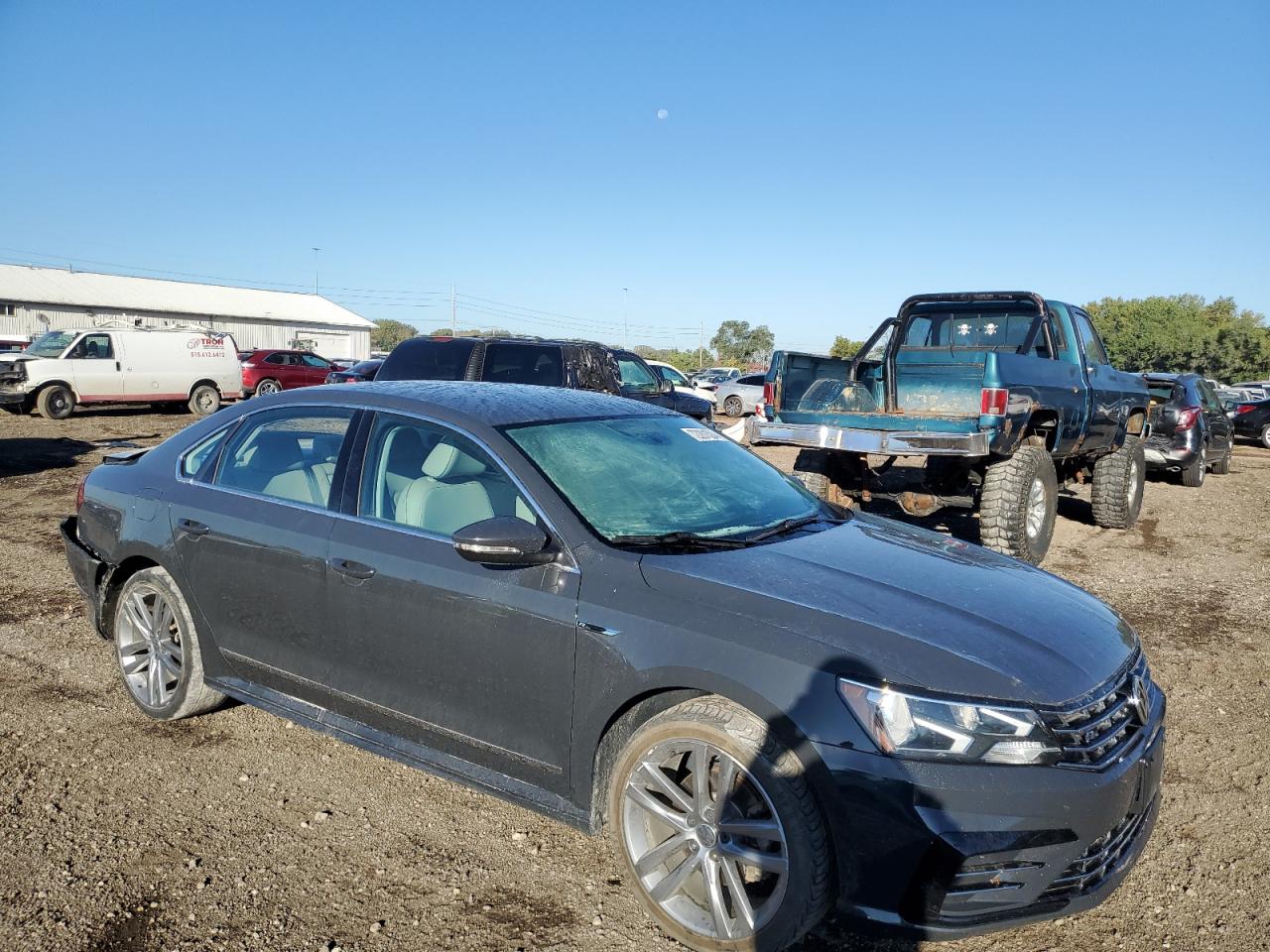 Lot #2860415034 2017 VOLKSWAGEN PASSAT R-L