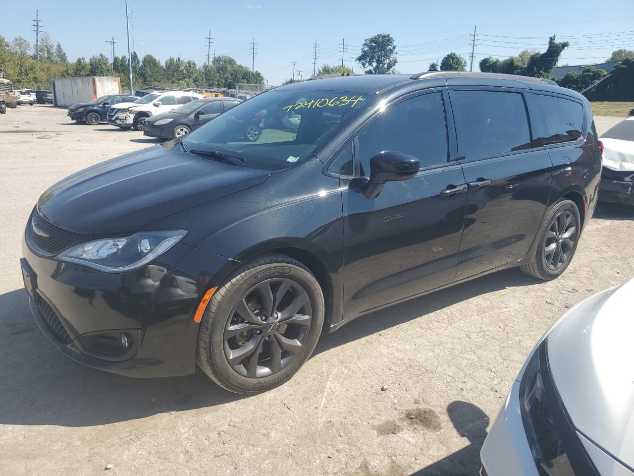 Chrysler Pacifica 2018 RU