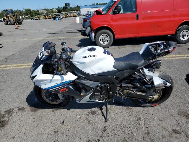 SUZUKI GSX-R750 2023 white  gas JS1GR7MA5P7101482 photo #4