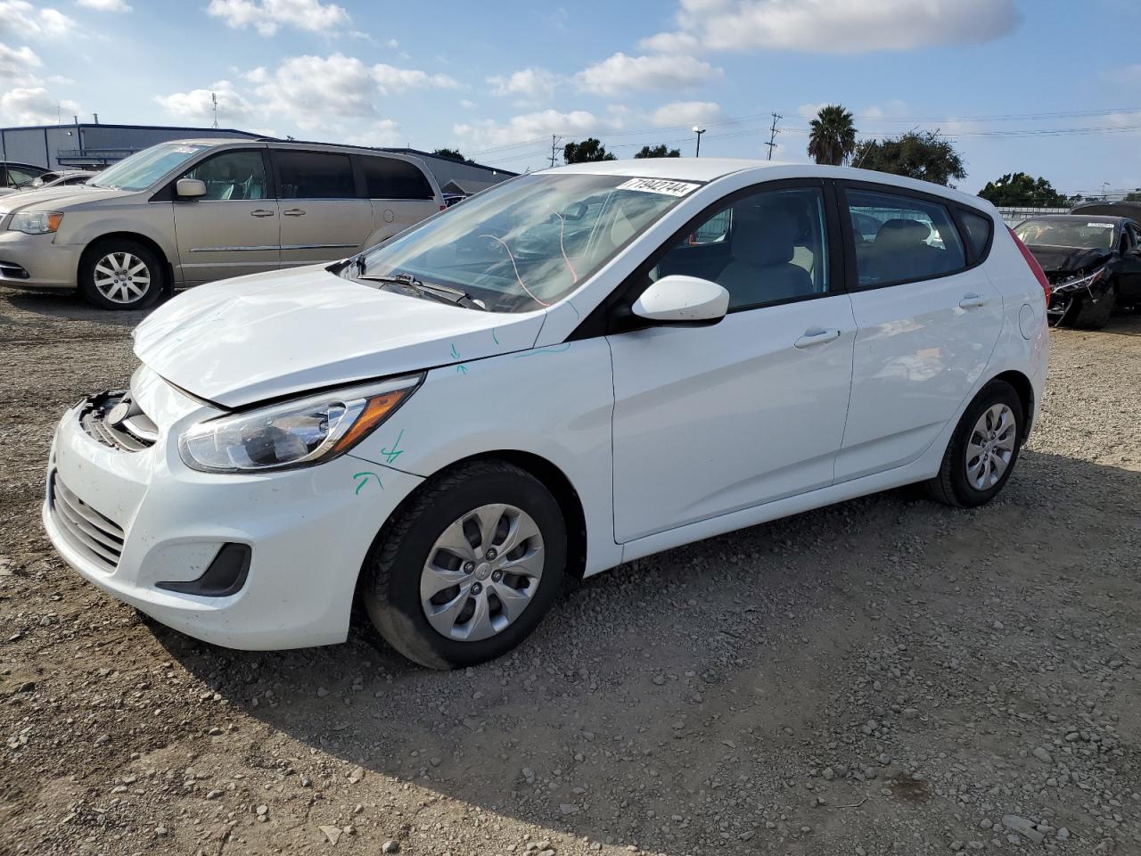 HYUNDAI ACCENT SE 2017 white  gas KMHCT5AE4HU337850 photo #1