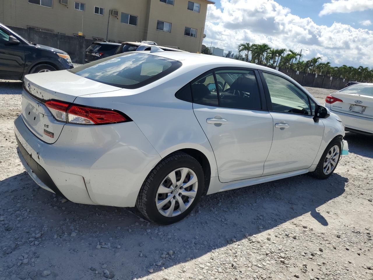 TOYOTA COROLLA LE 2021 white  gas JTDEPMAE2MJ118912 photo #4