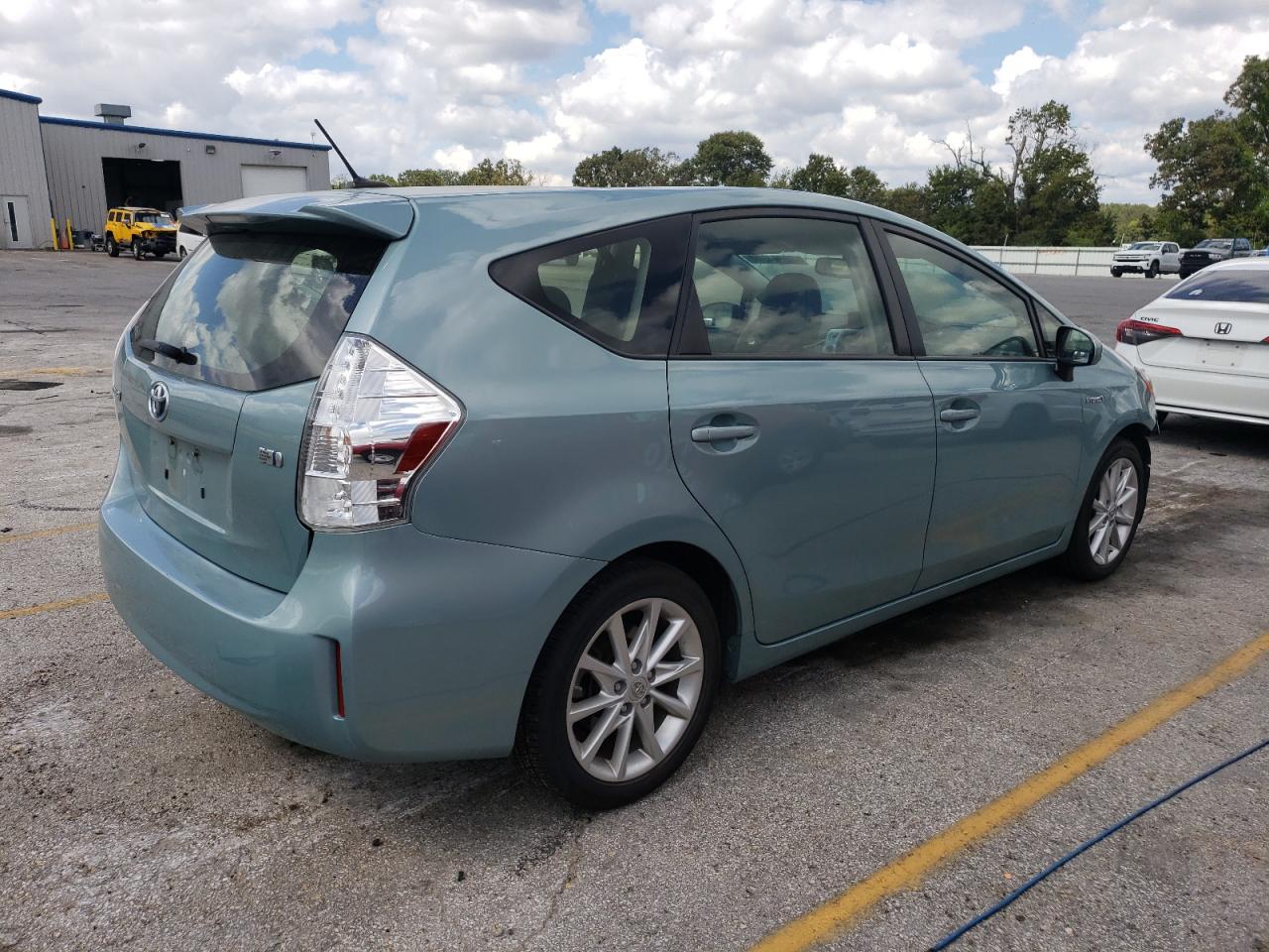 Lot #2843374637 2014 TOYOTA PRIUS V