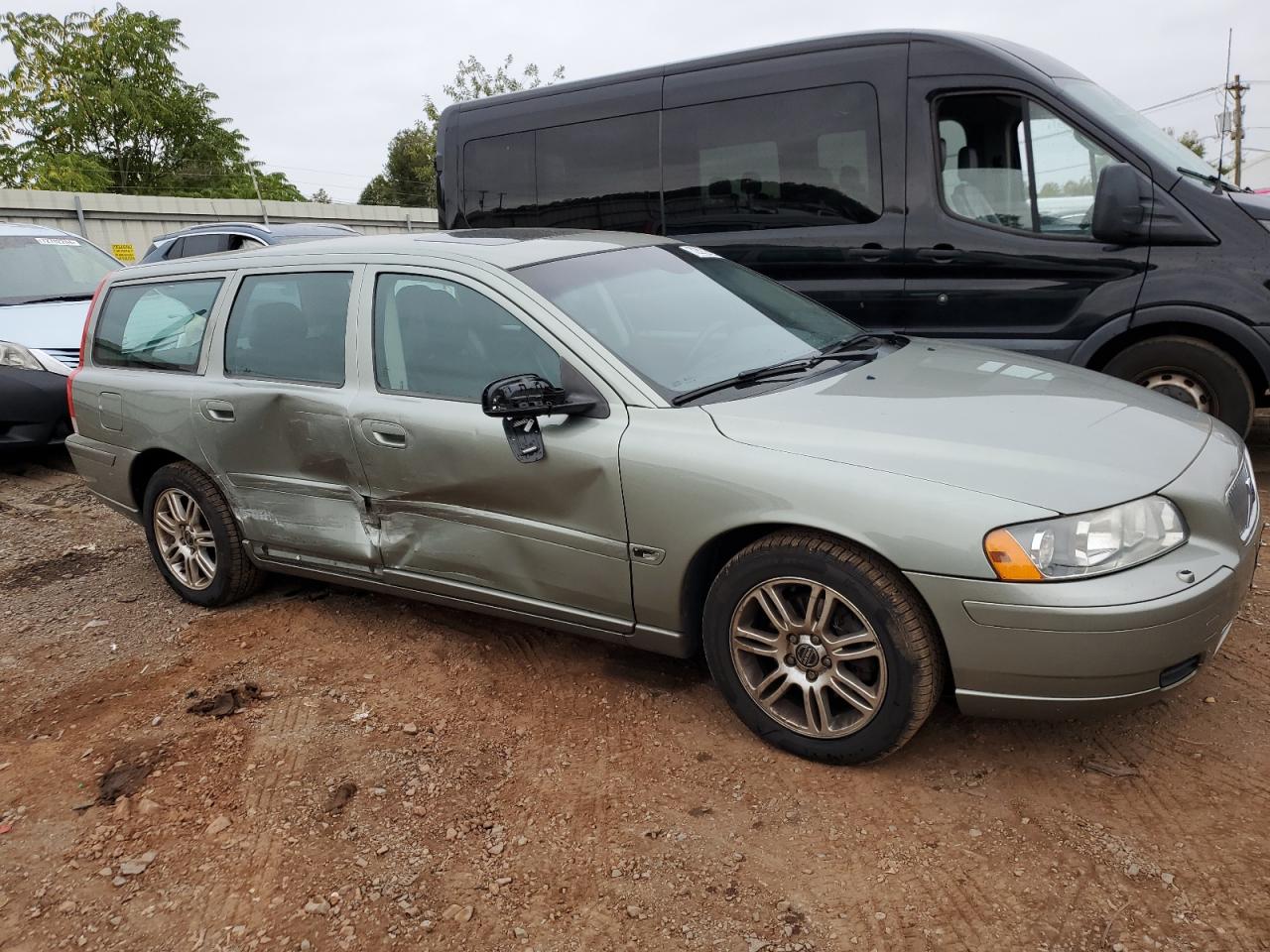 Lot #2955306601 2006 VOLVO V70