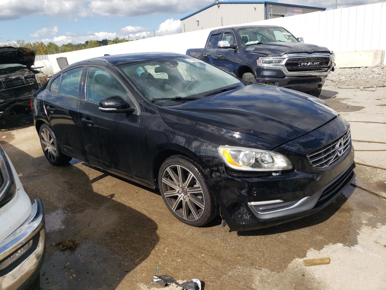 Lot #2923957964 2015 VOLVO S60