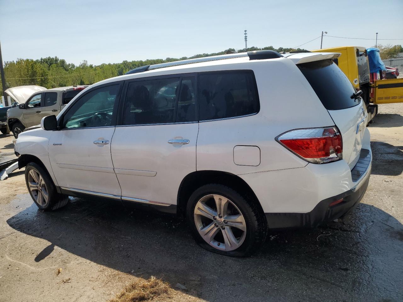 Lot #2840962256 2013 TOYOTA HIGHLANDER