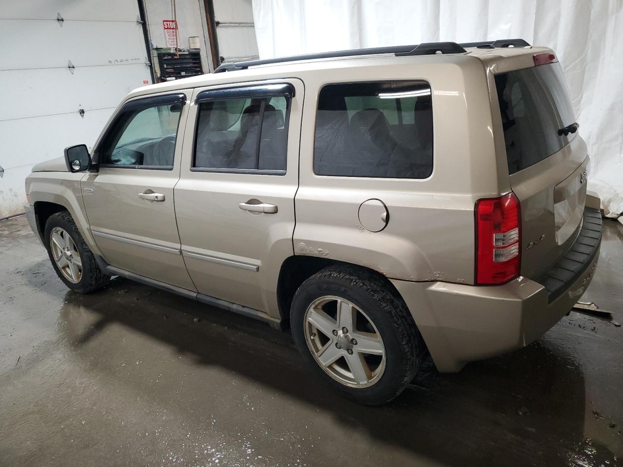 2010 Jeep PATRIOT, SPORT