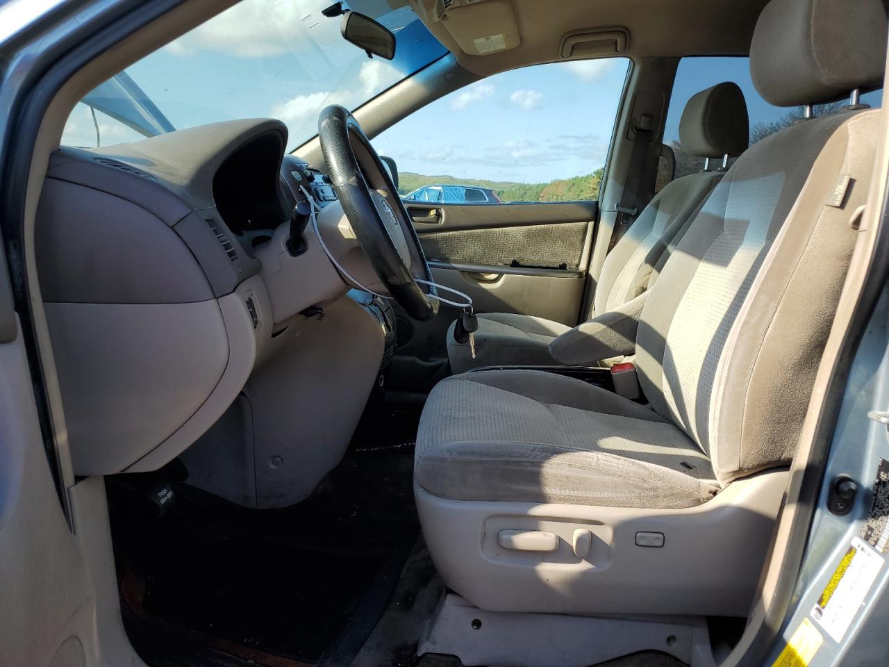 2006 Toyota SIENNA LE