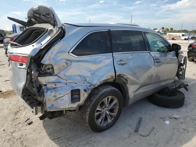 VIN 5TDKKRFH5FS070720 2015 Toyota Highlander, Xle no.3