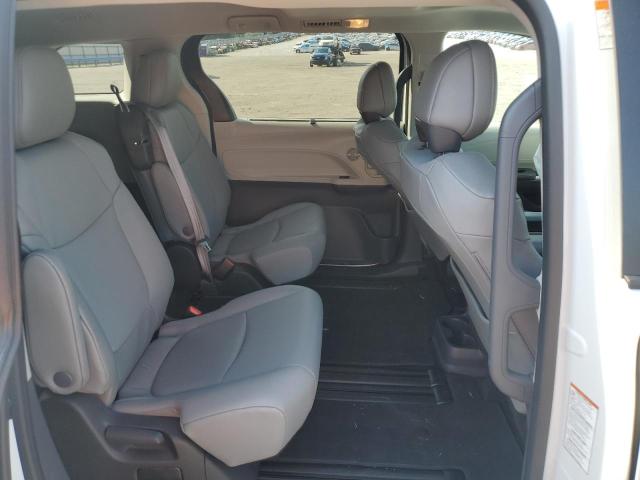 2024 TOYOTA SIENNA XLE - 5TDYRKEC4RS203572