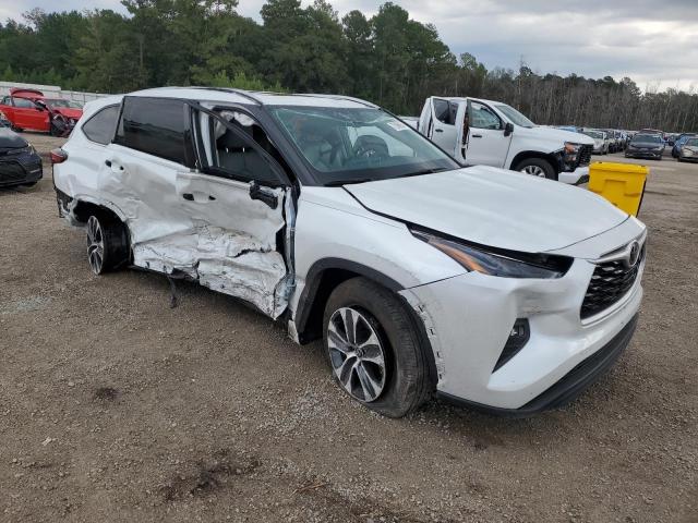 2022 TOYOTA HIGHLANDER - 5TDGZRAH2NS559843