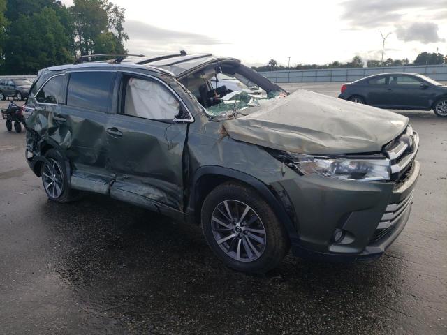 VIN 5TDKZRFH7JS236370 2018 Toyota Highlander, SE no.4