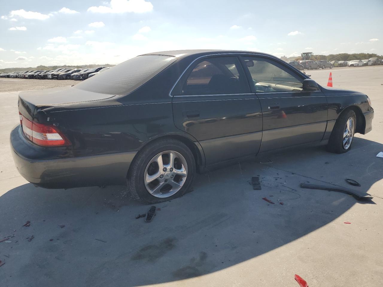 Lot #3040702778 2001 LEXUS ES 300