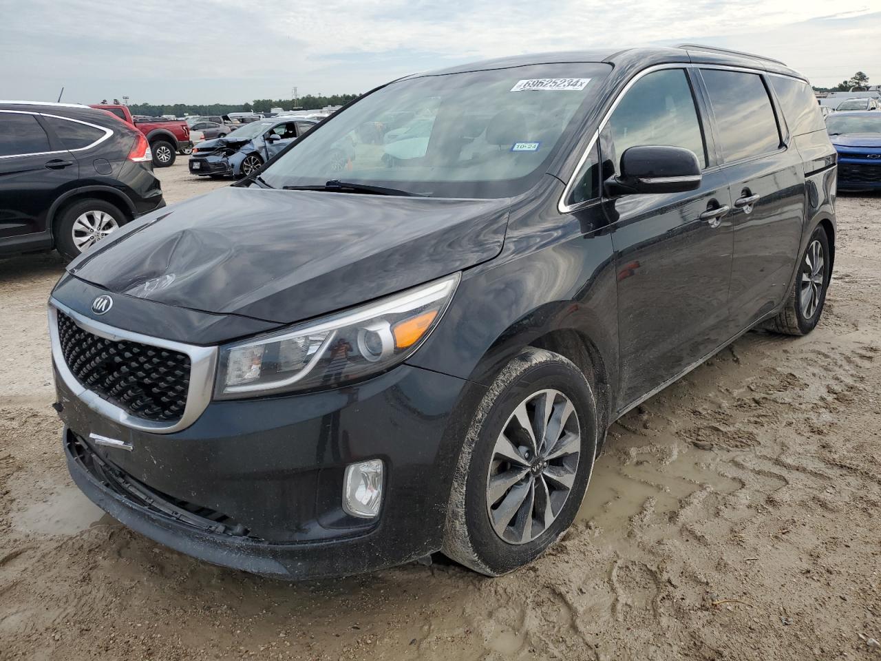 KIA Sedona 2015 GLS - Middle level