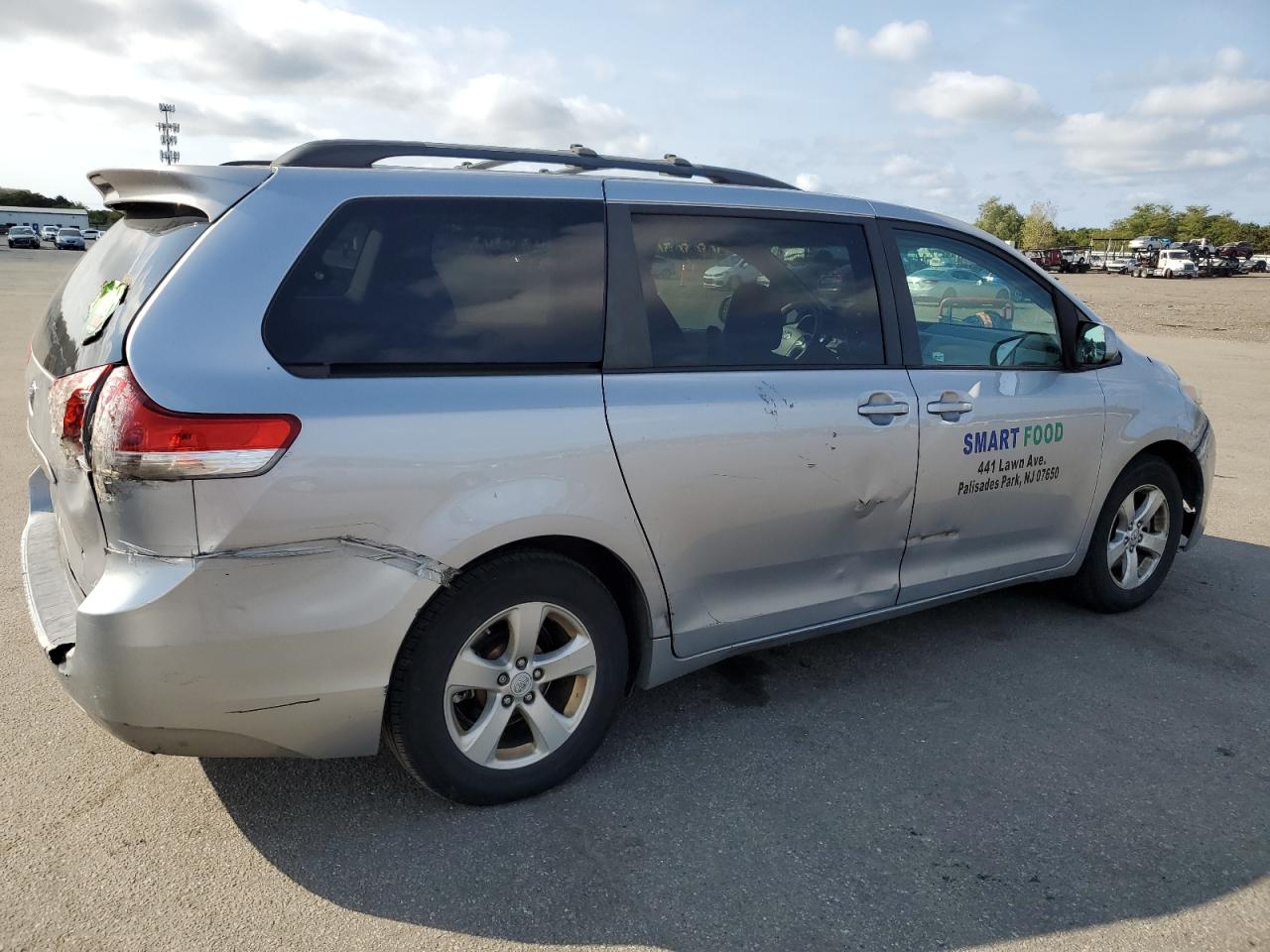 Lot #3025948013 2011 TOYOTA SIENNA LE