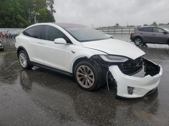 VIN 5YJXCBE28KF184913 2019 Tesla MODEL X no.4