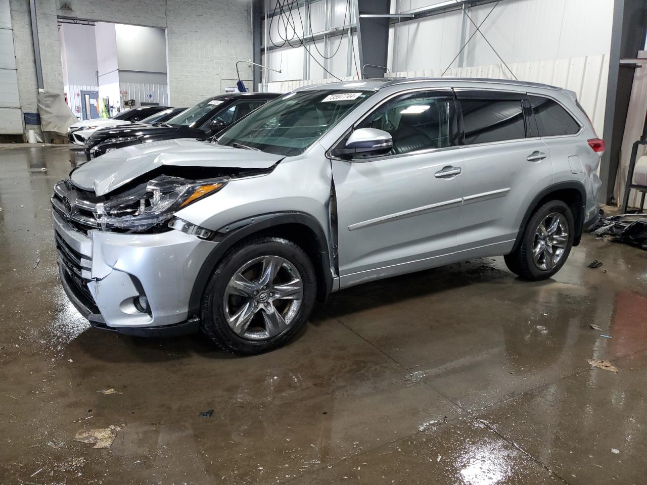 Lot #2919195685 2017 TOYOTA HIGHLANDER