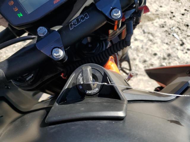 2021 KTM 890 DUKE R - VBKTU9405MM806171