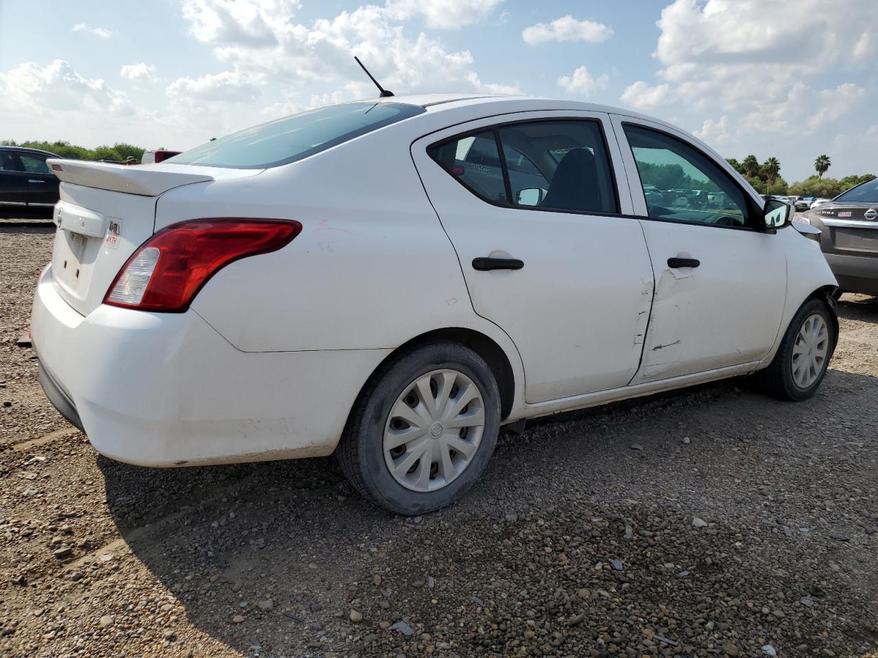 Lot #2909731331 2017 NISSAN VERSA S