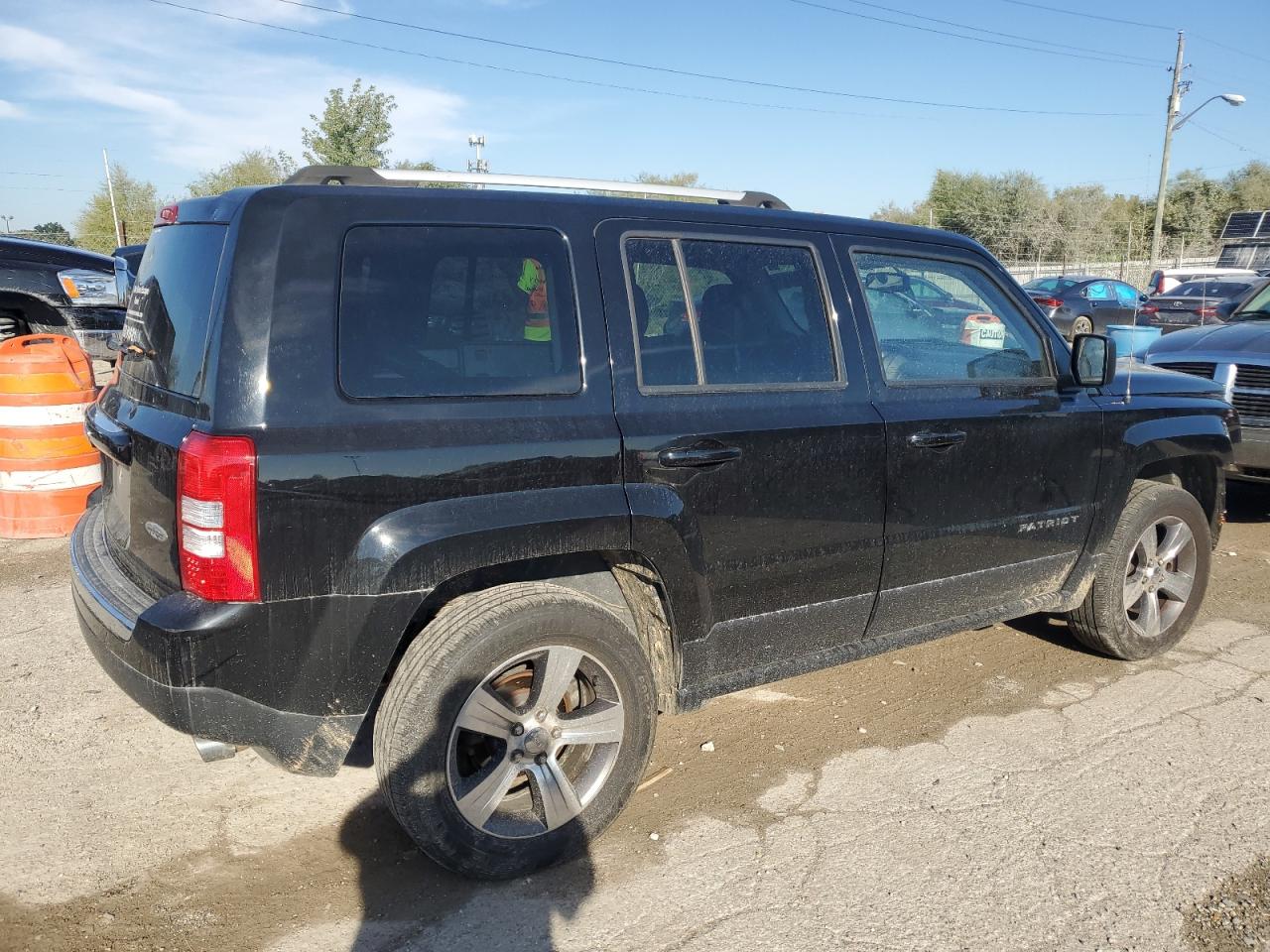 Lot #2962503721 2017 JEEP PATRIOT LA