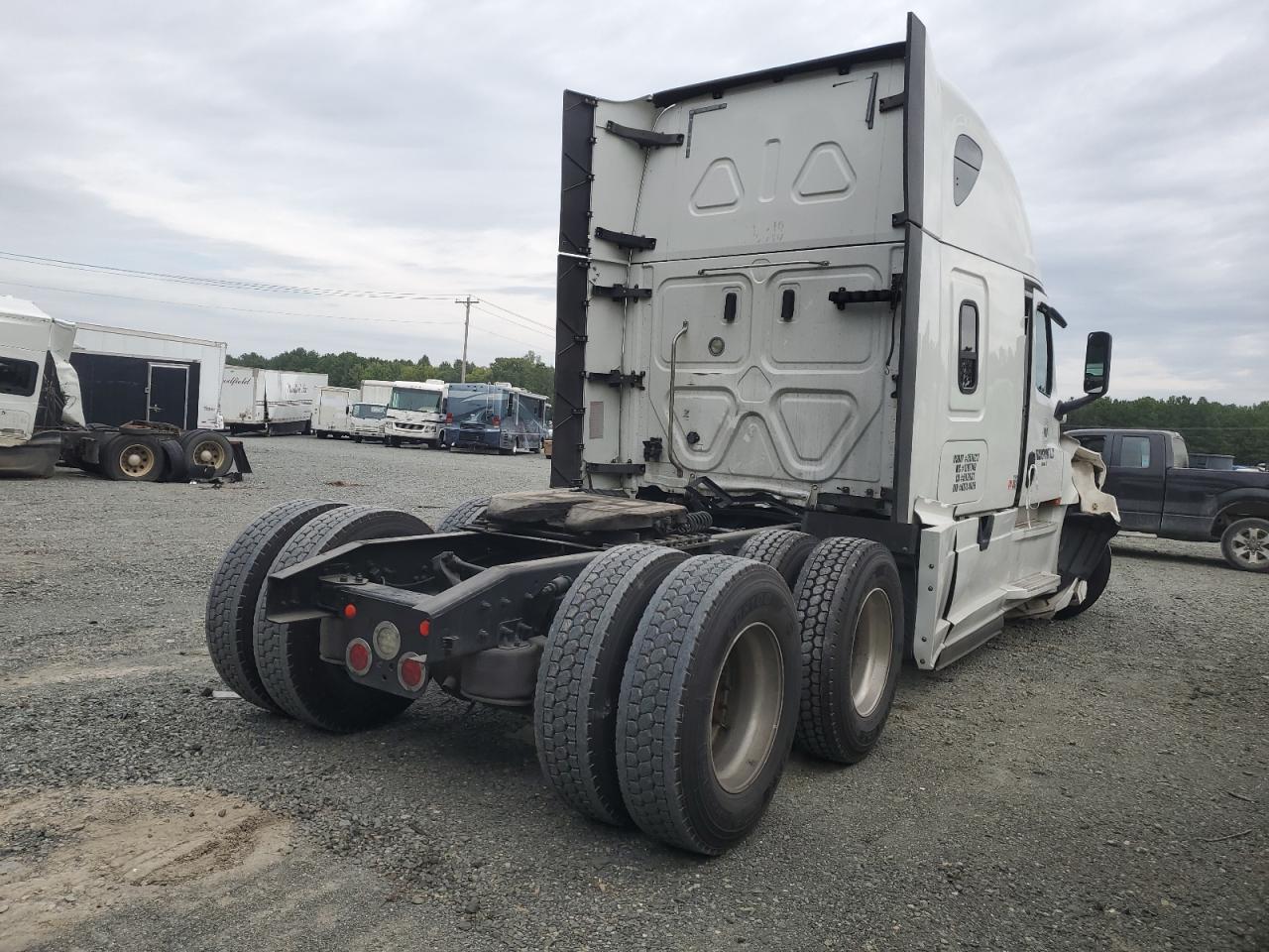 Lot #2902719275 2019 FREIGHTLINER CASCADIA 1