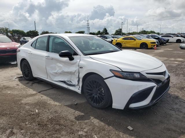 Vin: 4t1g11akxpu757732, lot: 70970414, toyota camry se night shade 20234